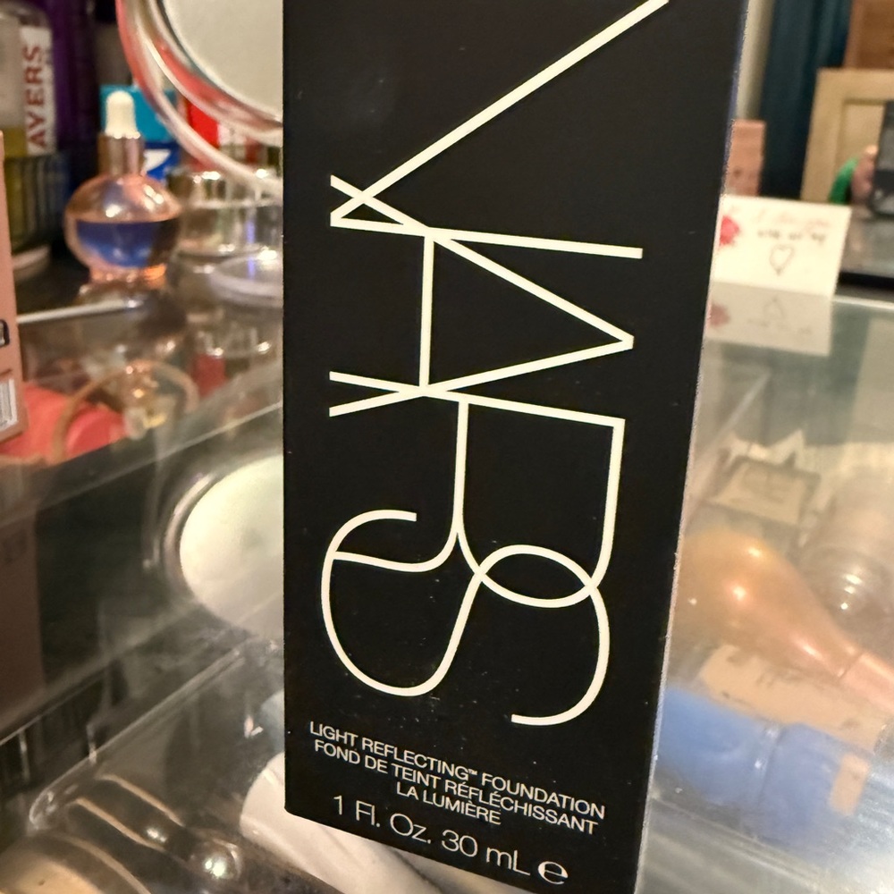 NARS Light Reflecting Foundation - Vienna Shade